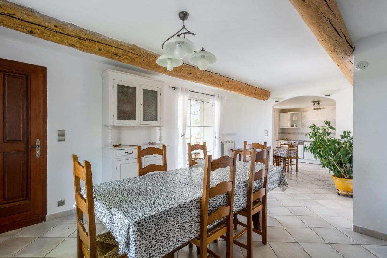 Villa Charmante A La Tour-D'Aigues Avec Piscine Privee Esterno foto